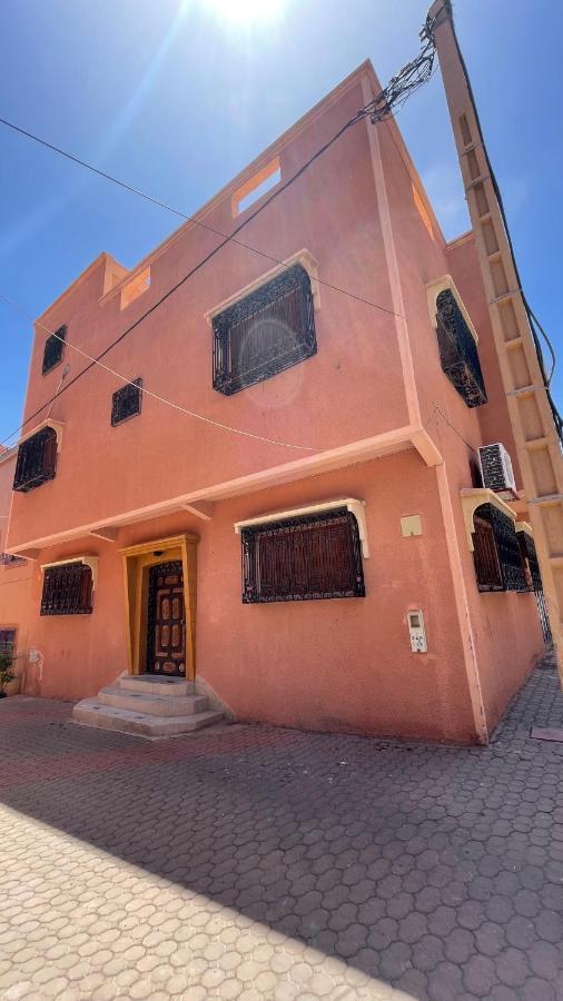 Maison De Ville Agreable Avec Un Patio Marocain Varzazate Kültér fotó